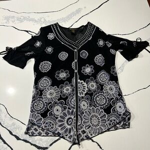 A very pretty Design Works Blouse